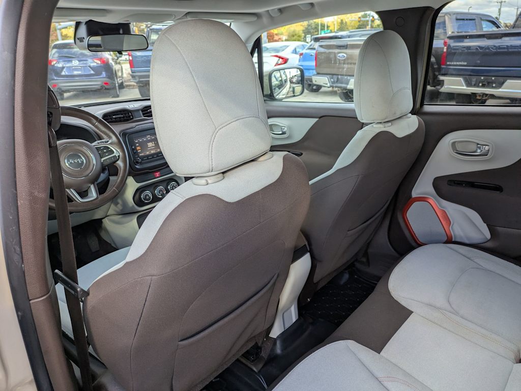 Thumbnail: 2016 Jeep Renegade - 10