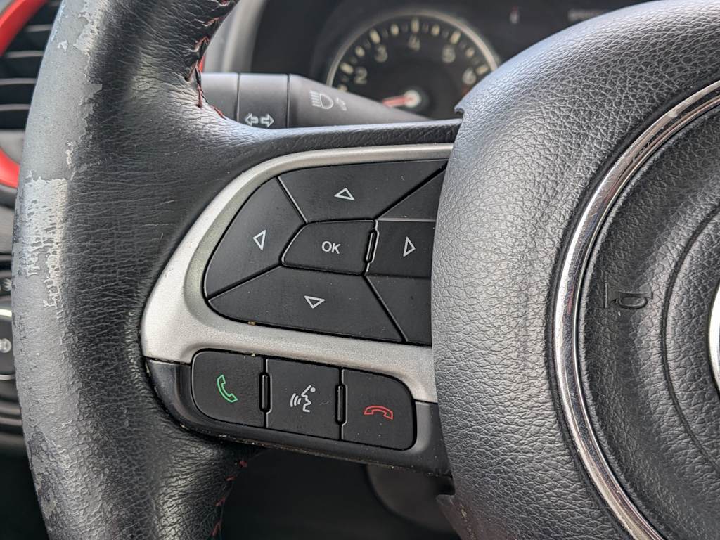 Thumbnail: 2016 Jeep Renegade - 28