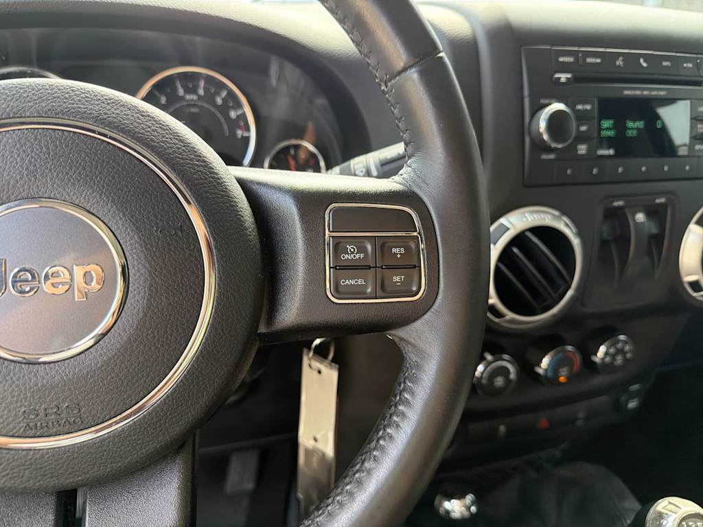 Thumbnail: 2017 Jeep Wrangler - 31
