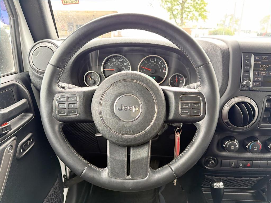 Thumbnail: 2017 Jeep Wrangler - 9