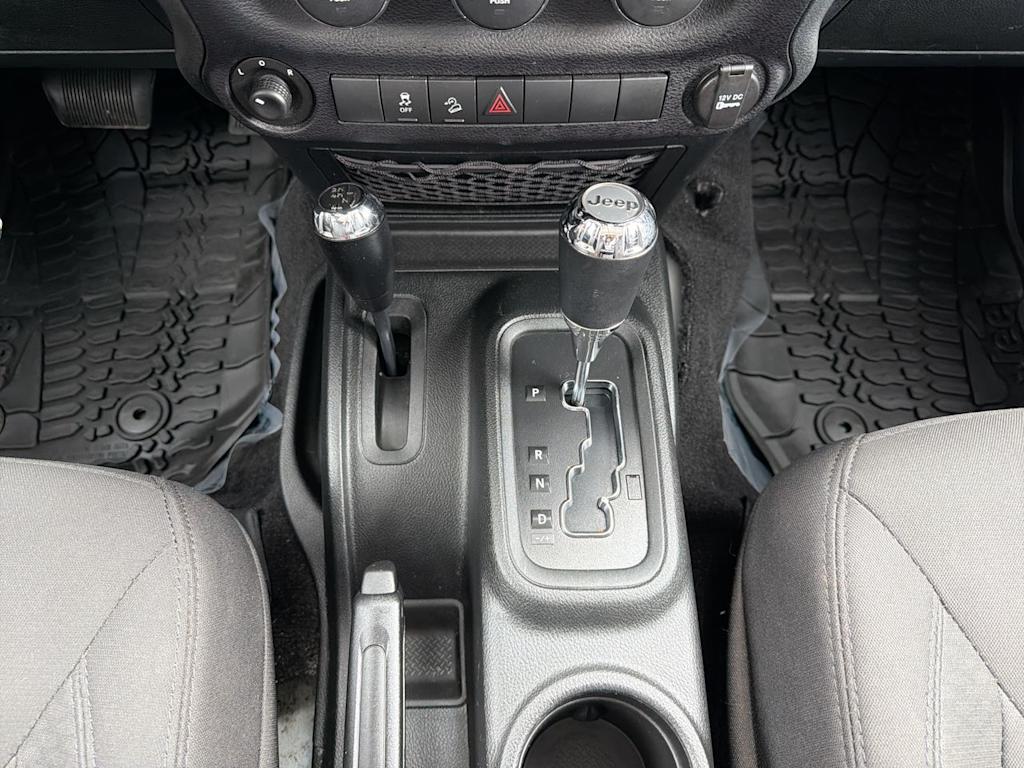 Thumbnail: 2017 Jeep Wrangler - 33