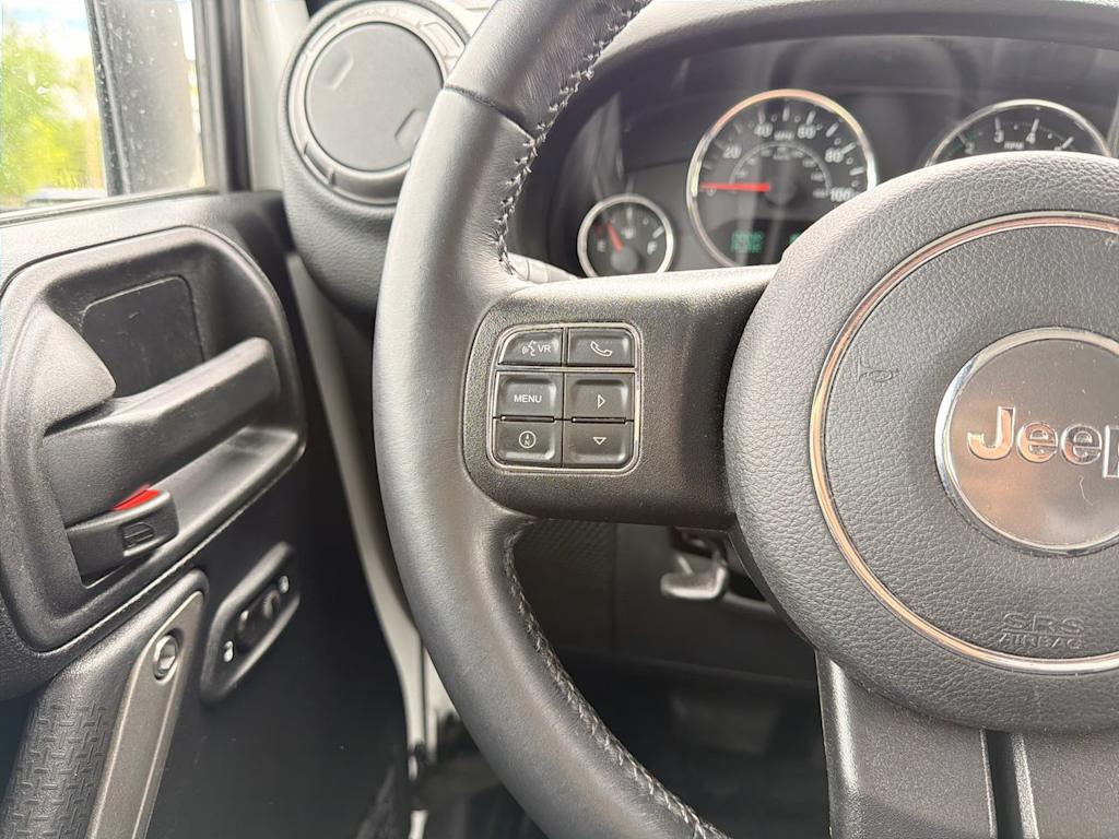 Thumbnail: 2017 Jeep Wrangler - 30