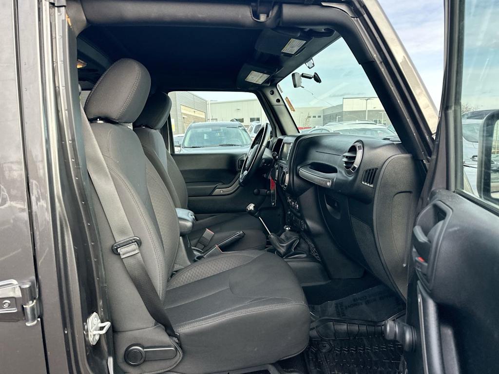 Thumbnail: 2017 Jeep Wrangler - 29