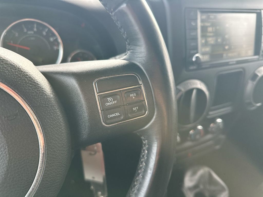 Thumbnail: 2017 Jeep Wrangler - 31