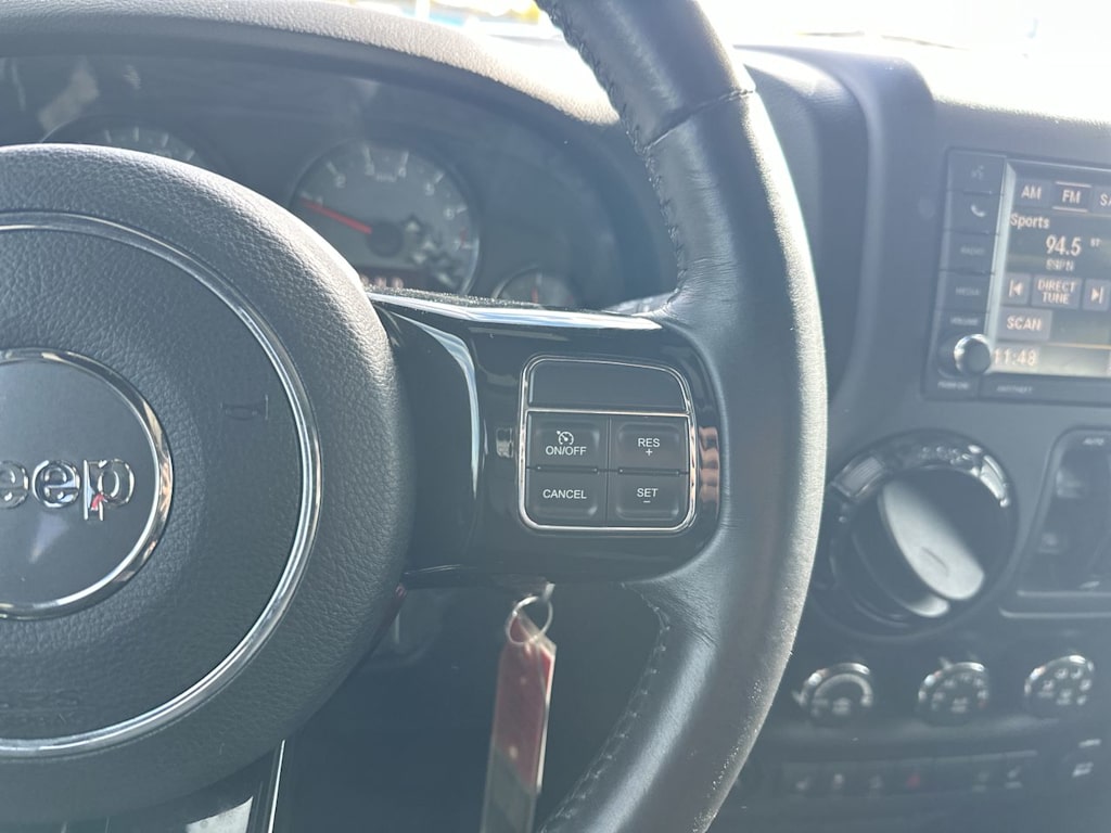 Thumbnail: 2017 Jeep Wrangler - 32