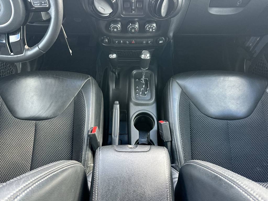 Thumbnail: 2017 Jeep Wrangler - 12