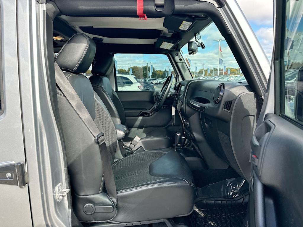 Thumbnail: 2017 Jeep Wrangler - 30