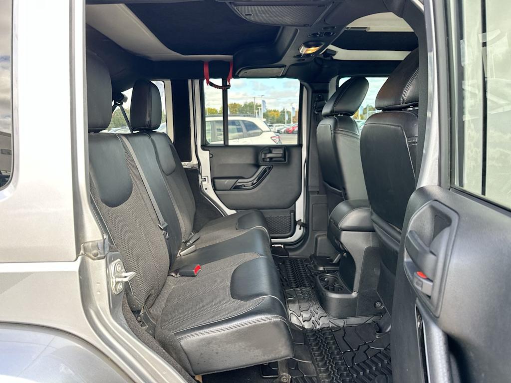 Thumbnail: 2017 Jeep Wrangler - 29