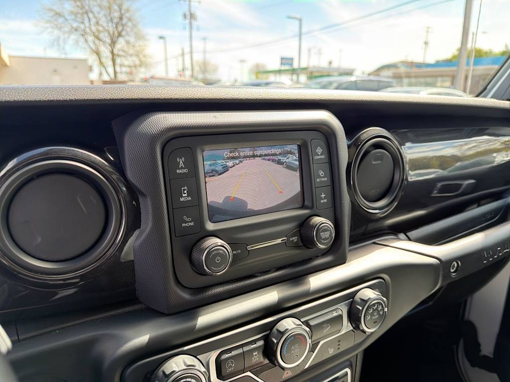 Thumbnail: 2020 Jeep Wrangler - 13