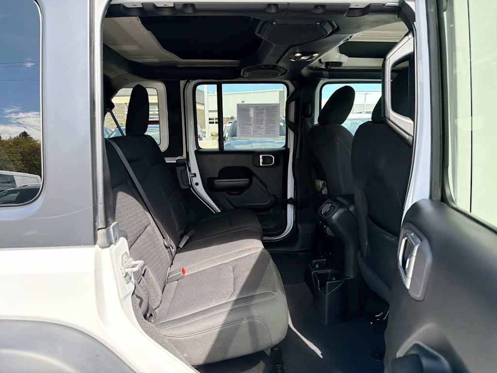 Thumbnail: 2020 Jeep Wrangler - 29