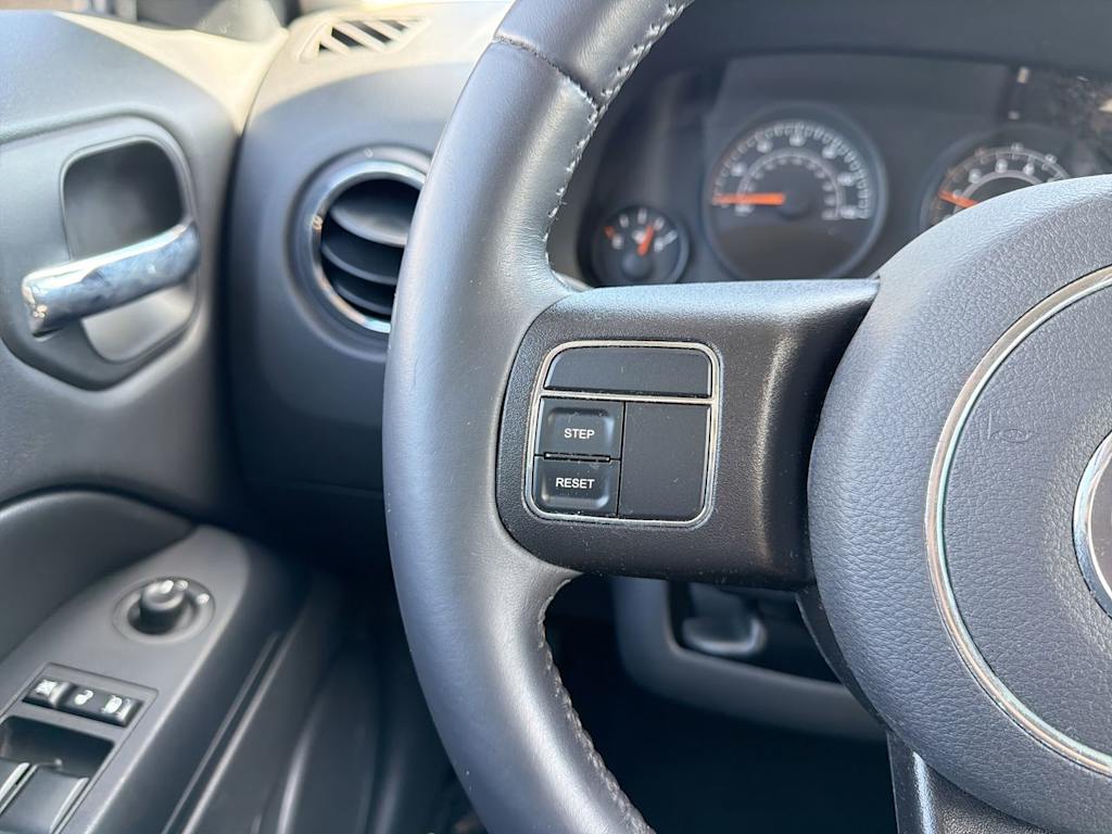 Thumbnail: 2017 Jeep Patriot - 31