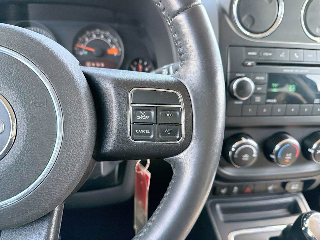 Thumbnail: 2017 Jeep Patriot - 32