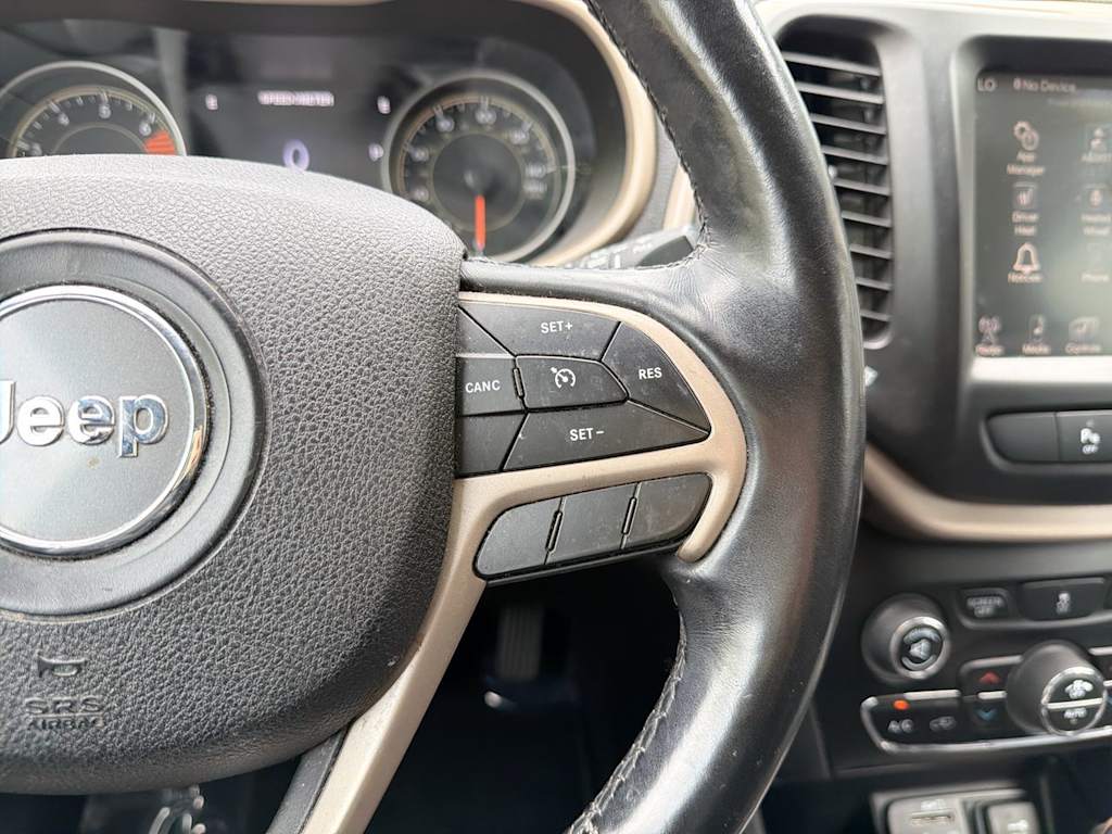 Thumbnail: 2018 Jeep Cherokee - 33