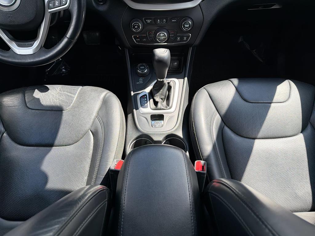 Thumbnail: 2017 Jeep Cherokee - 14