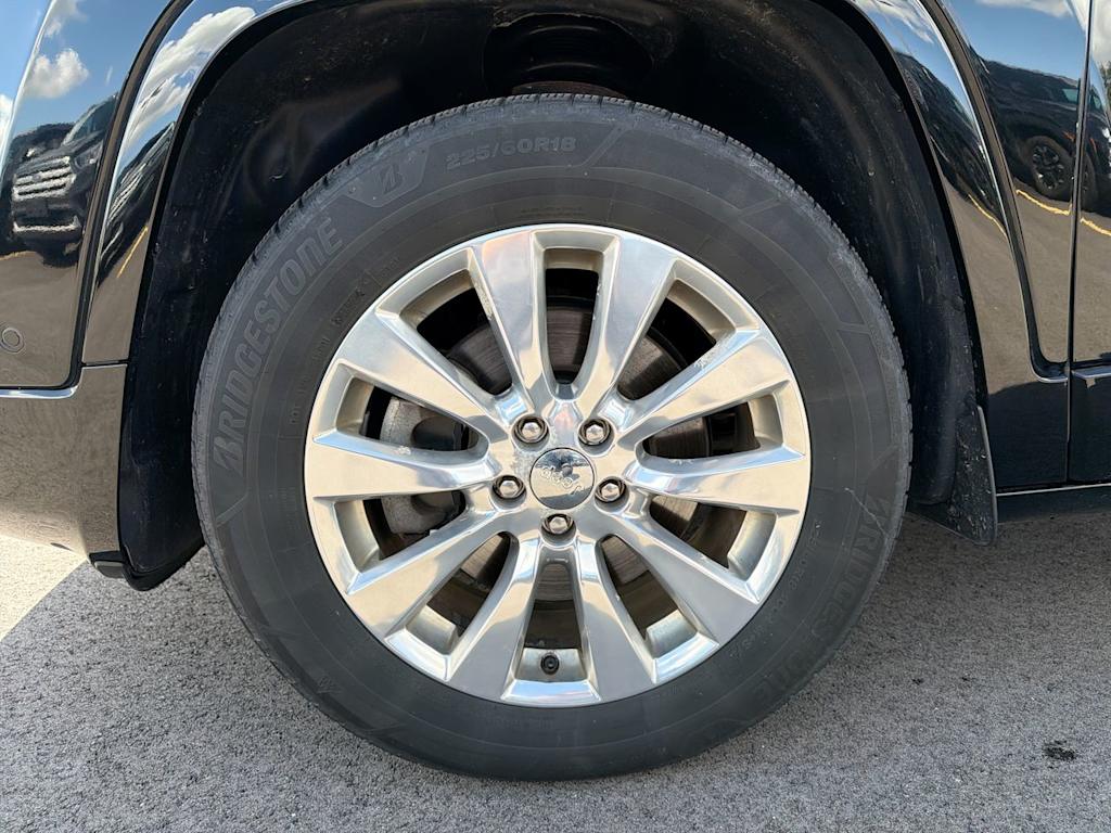 Thumbnail: 2017 Jeep Cherokee - 8