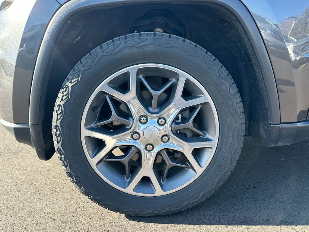 Thumbnail: 2020 Jeep Grand Cherokee - 8