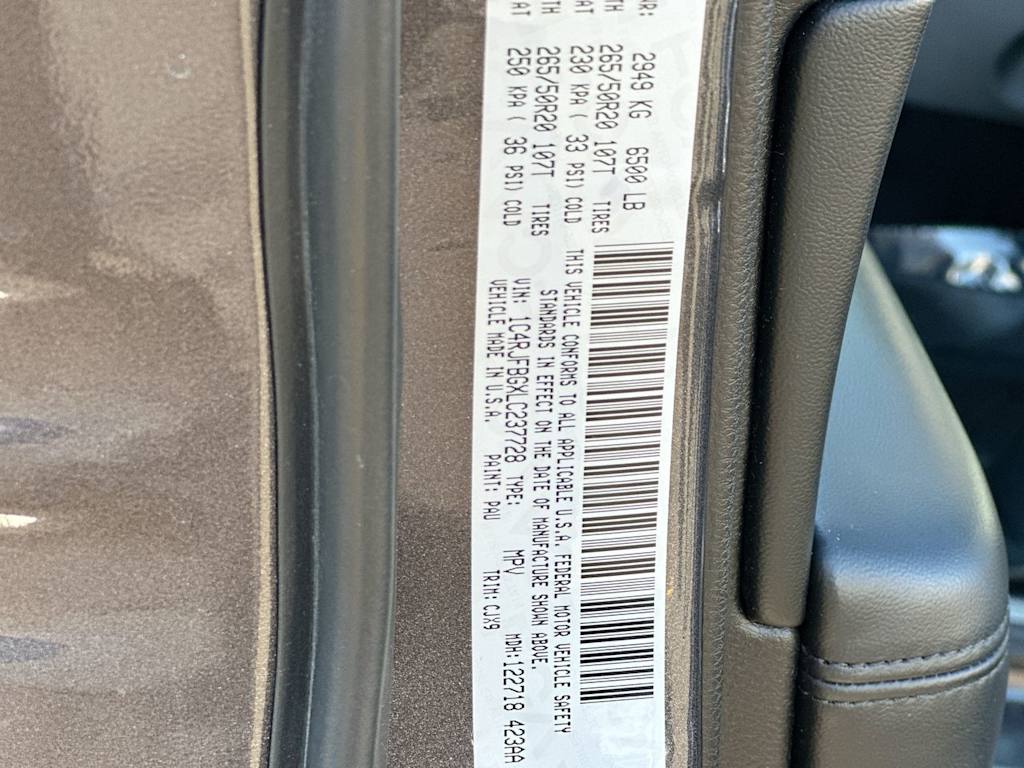 Thumbnail: 2020 Jeep Grand Cherokee - 17