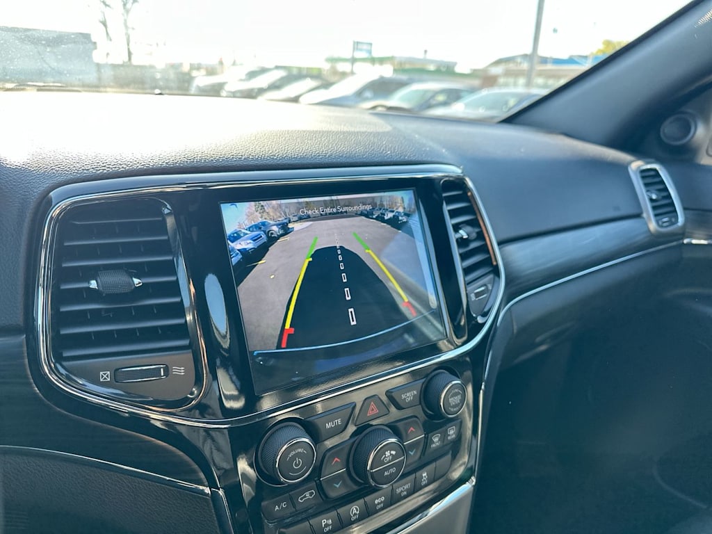 Thumbnail: 2020 Jeep Grand Cherokee - 35