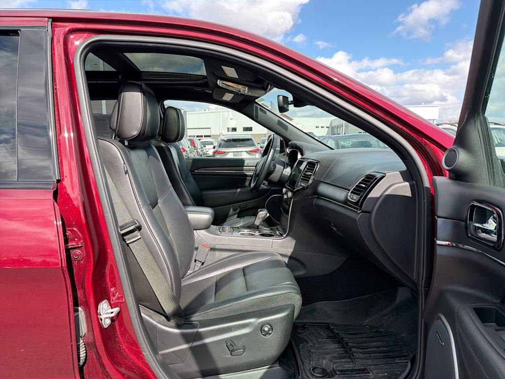 Thumbnail: 2020 Jeep Grand Cherokee - 32