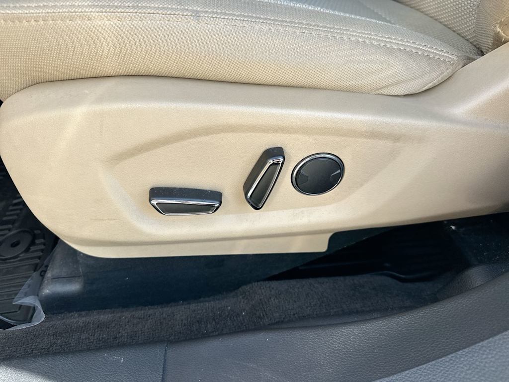 Thumbnail: 2017 Ford Explorer - 30