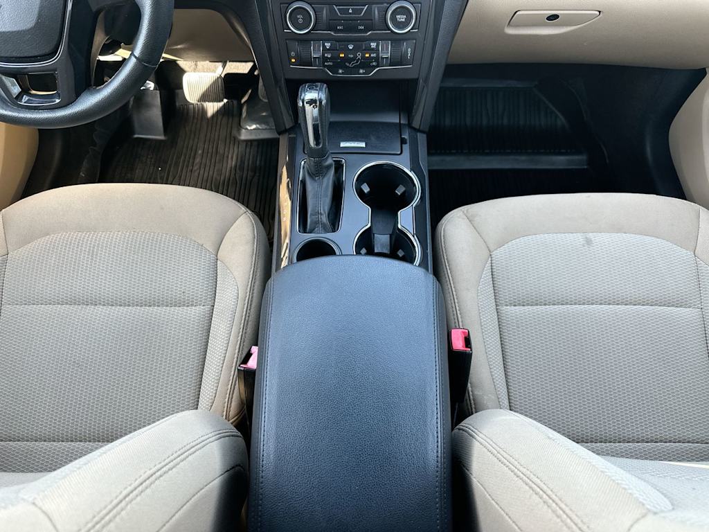 Thumbnail: 2017 Ford Explorer - 36