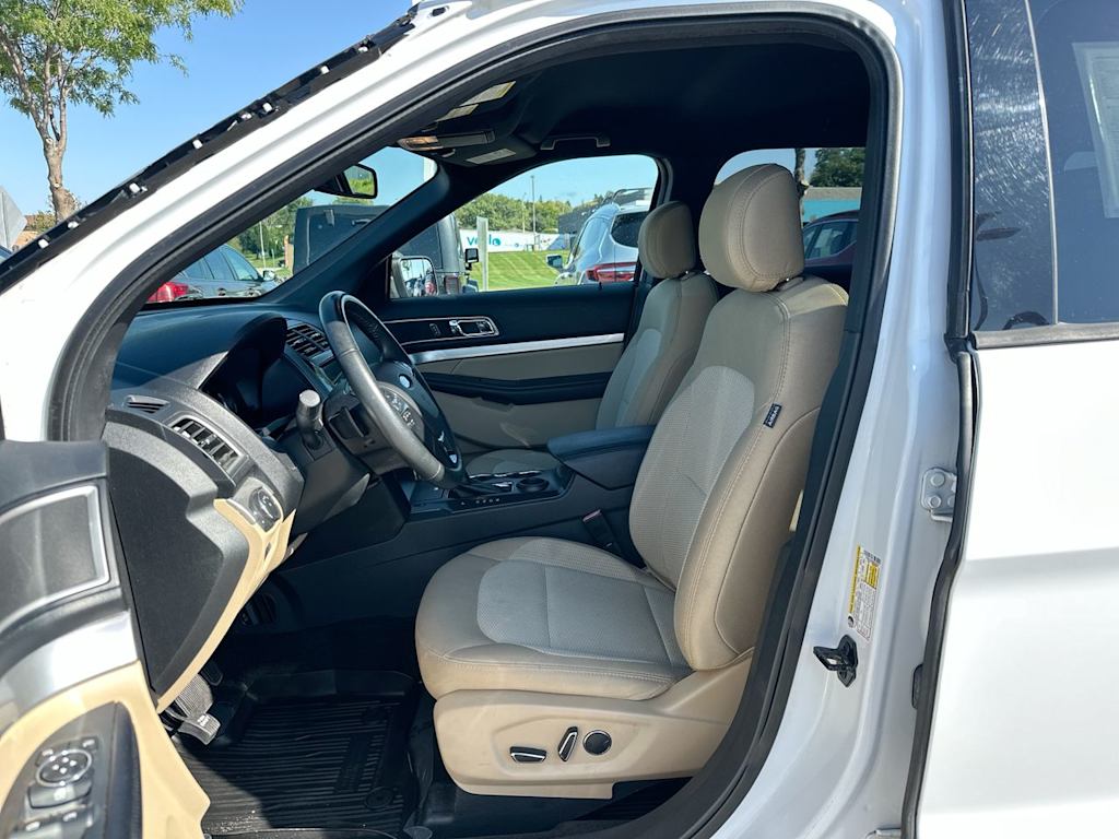 Thumbnail: 2017 Ford Explorer - 10