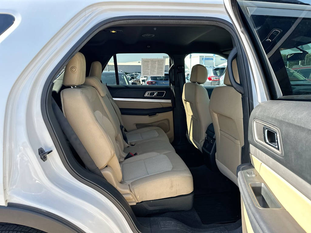 Thumbnail: 2017 Ford Explorer - 32