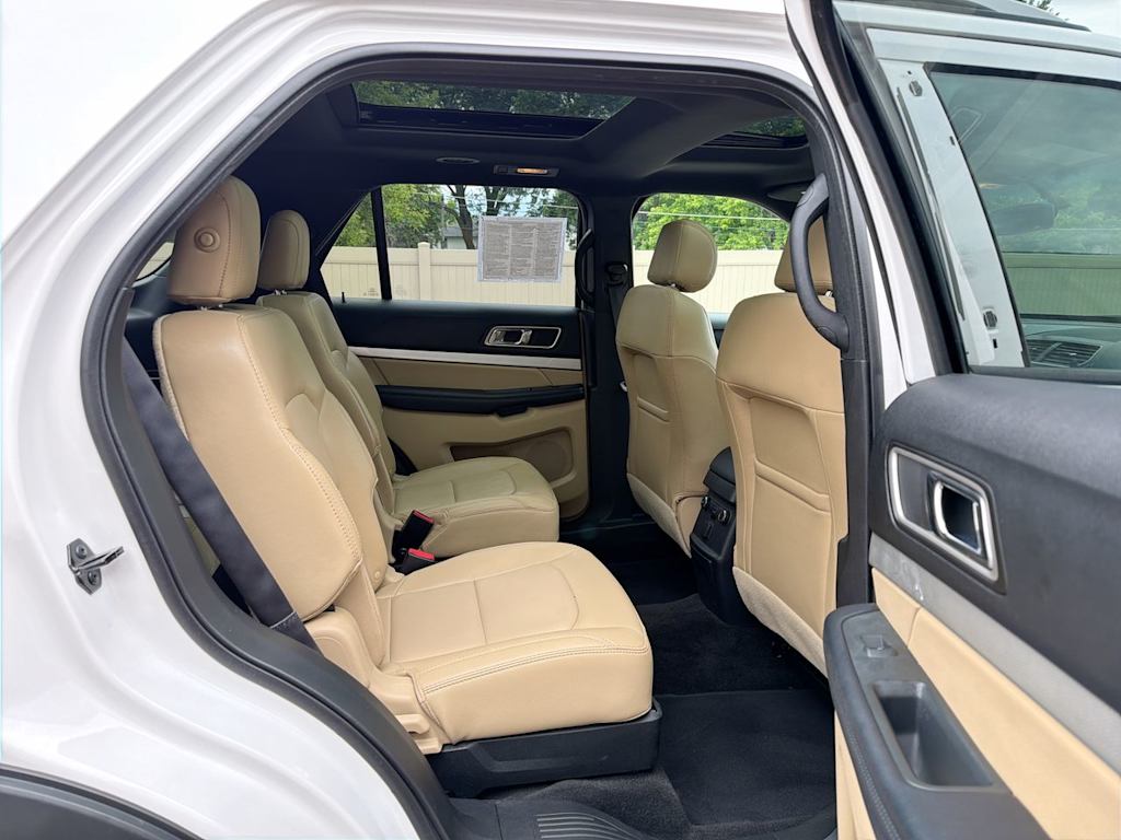 Thumbnail: 2017 Ford Explorer - 32