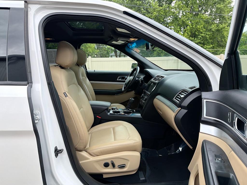 Thumbnail: 2017 Ford Explorer - 11
