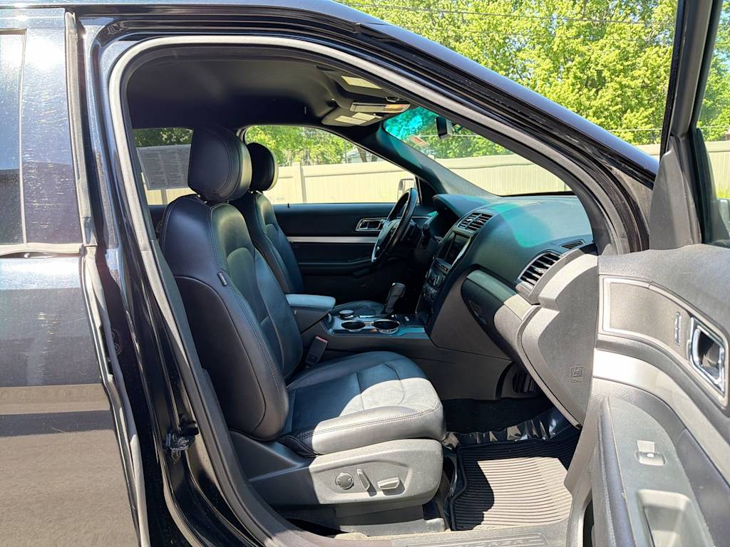 Thumbnail: 2016 Ford Explorer - 31