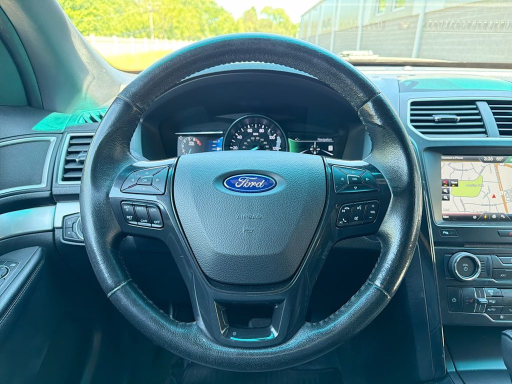 Thumbnail: 2016 Ford Explorer - 9