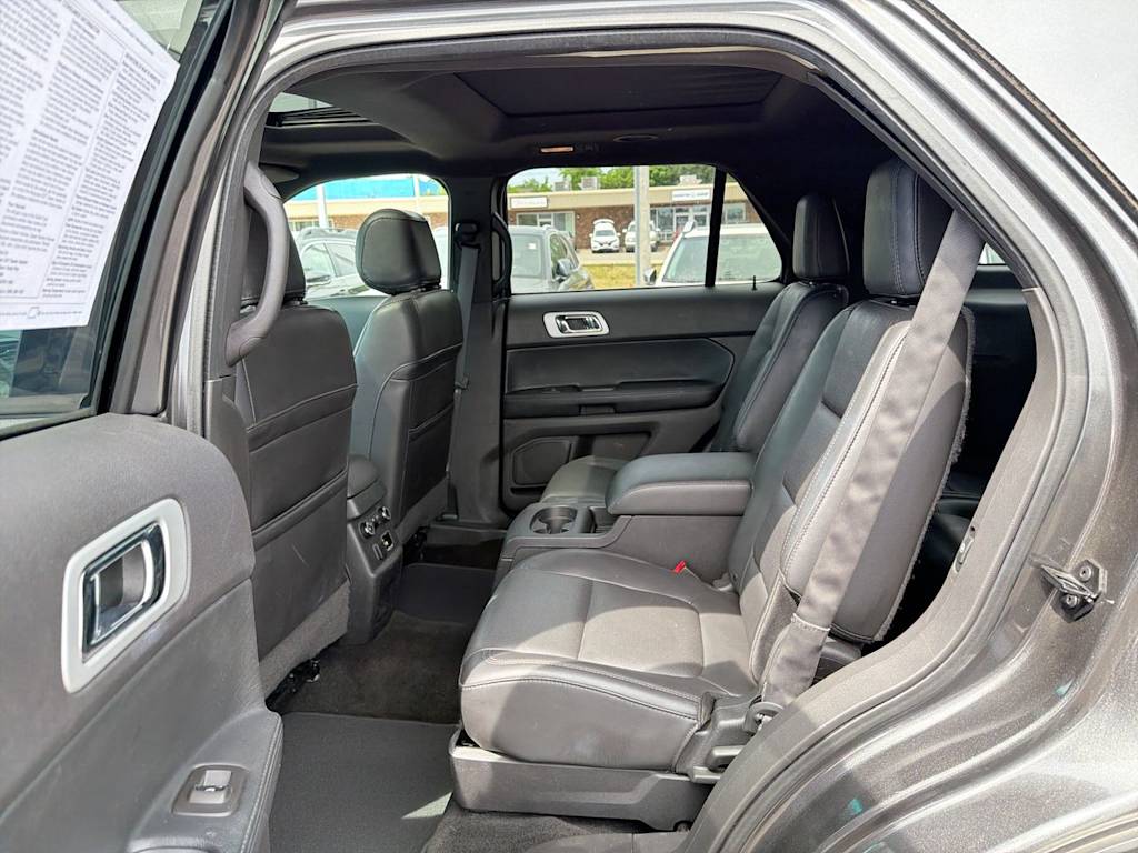 Thumbnail: 2015 Ford Explorer - 31