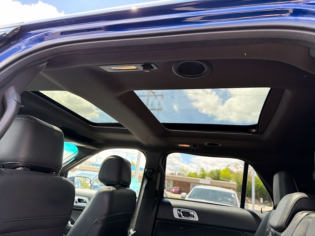 Thumbnail: 2015 Ford Explorer - 30