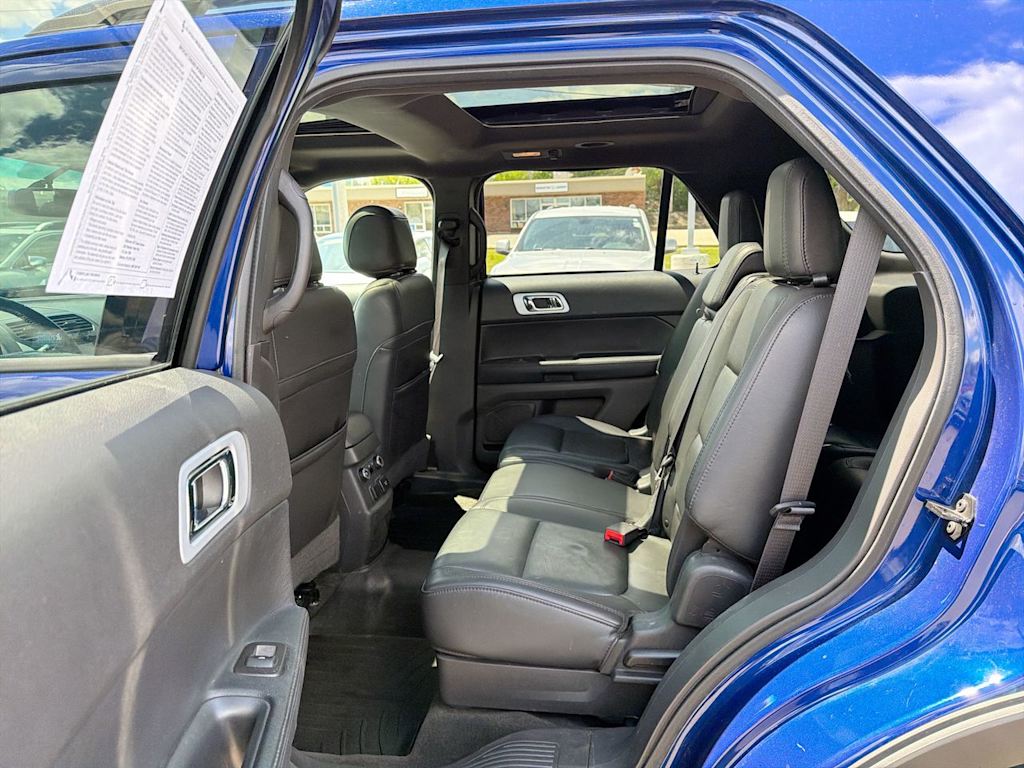Thumbnail: 2015 Ford Explorer - 31