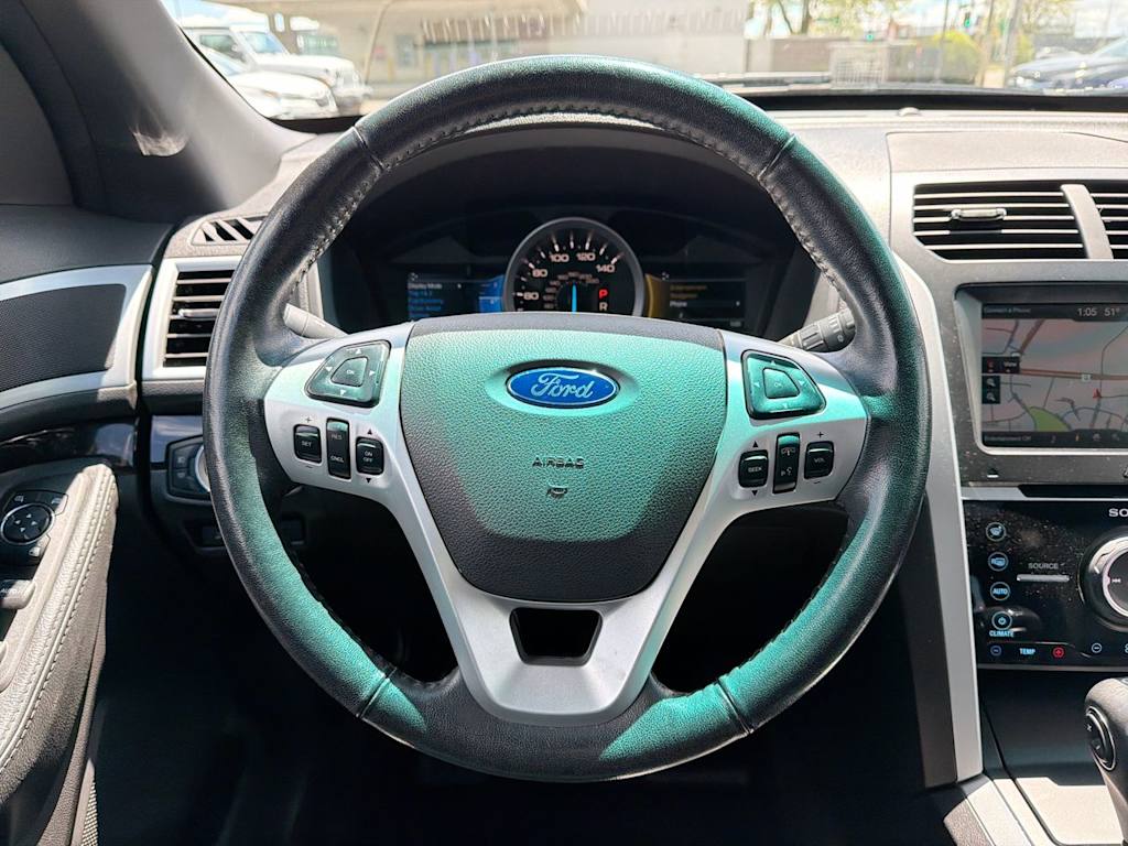 Thumbnail: 2015 Ford Explorer - 9