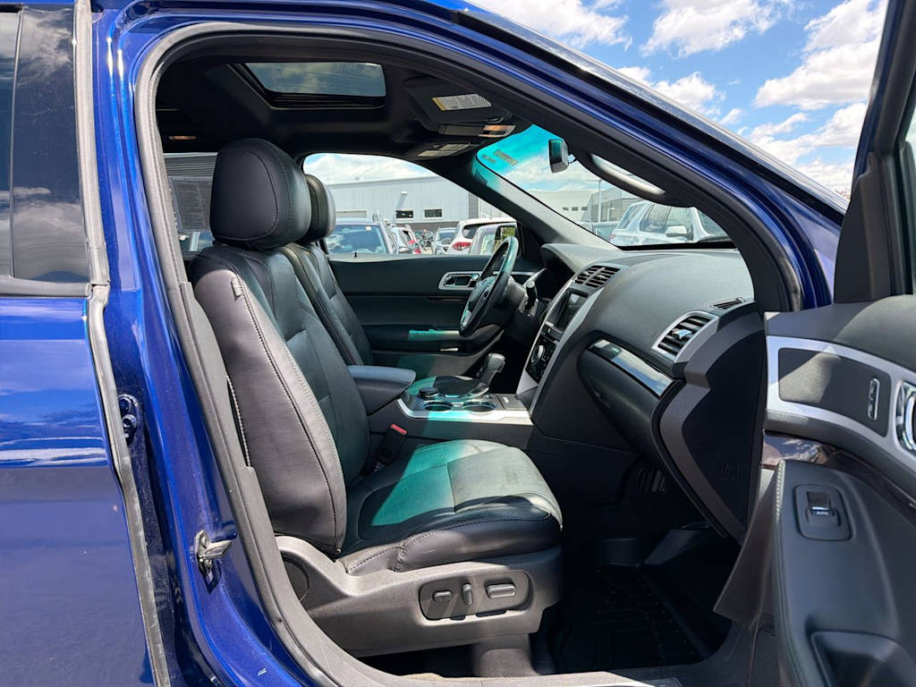 Thumbnail: 2015 Ford Explorer - 11