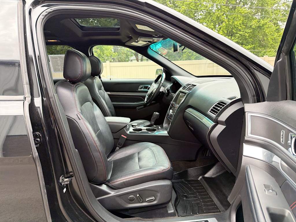 Thumbnail: 2017 Ford Explorer - 11