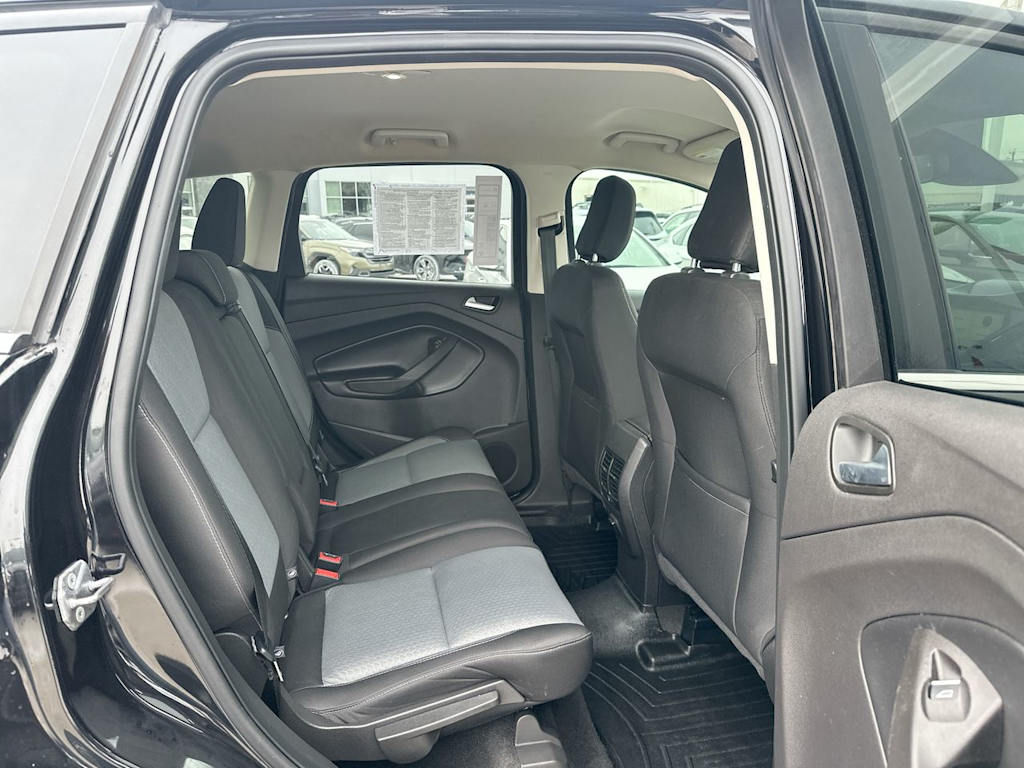 2019 Ford Escape SE 32