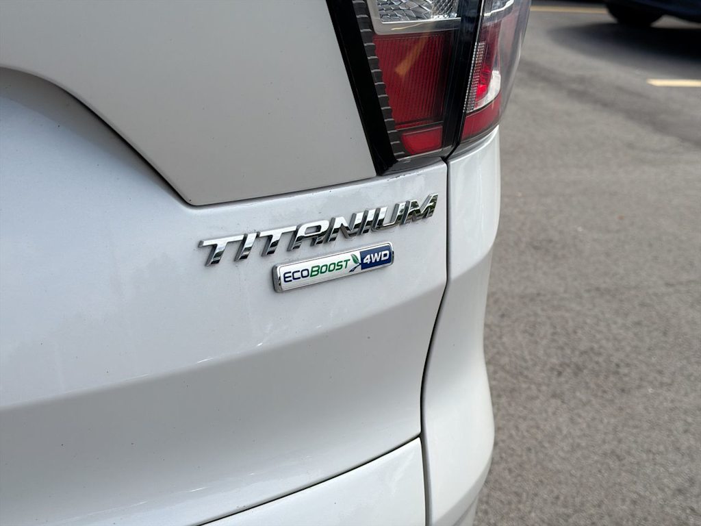 Thumbnail: 2017 Ford Escape - 28
