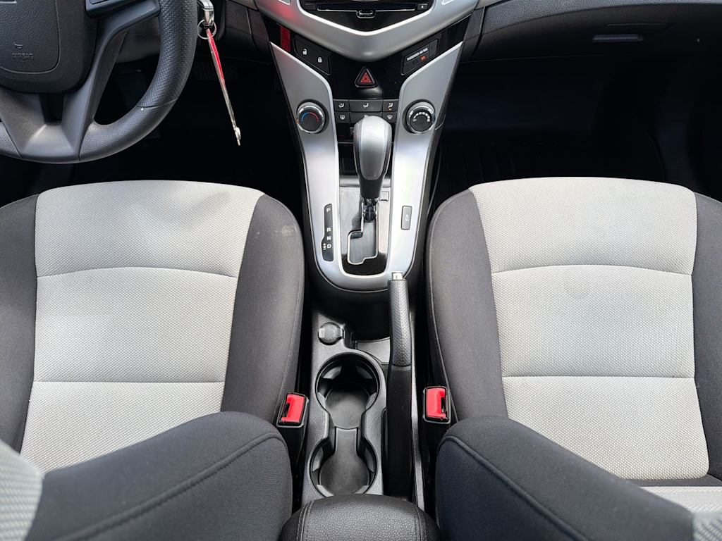 Thumbnail: 2013 Chevrolet Cruze - 34