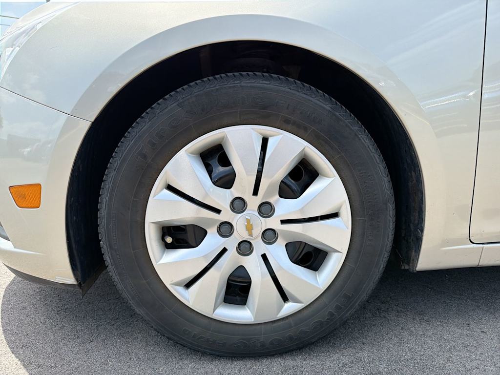 Thumbnail: 2013 Chevrolet Cruze - 8