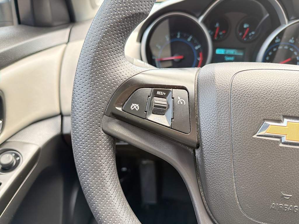 Thumbnail: 2013 Chevrolet Cruze - 32