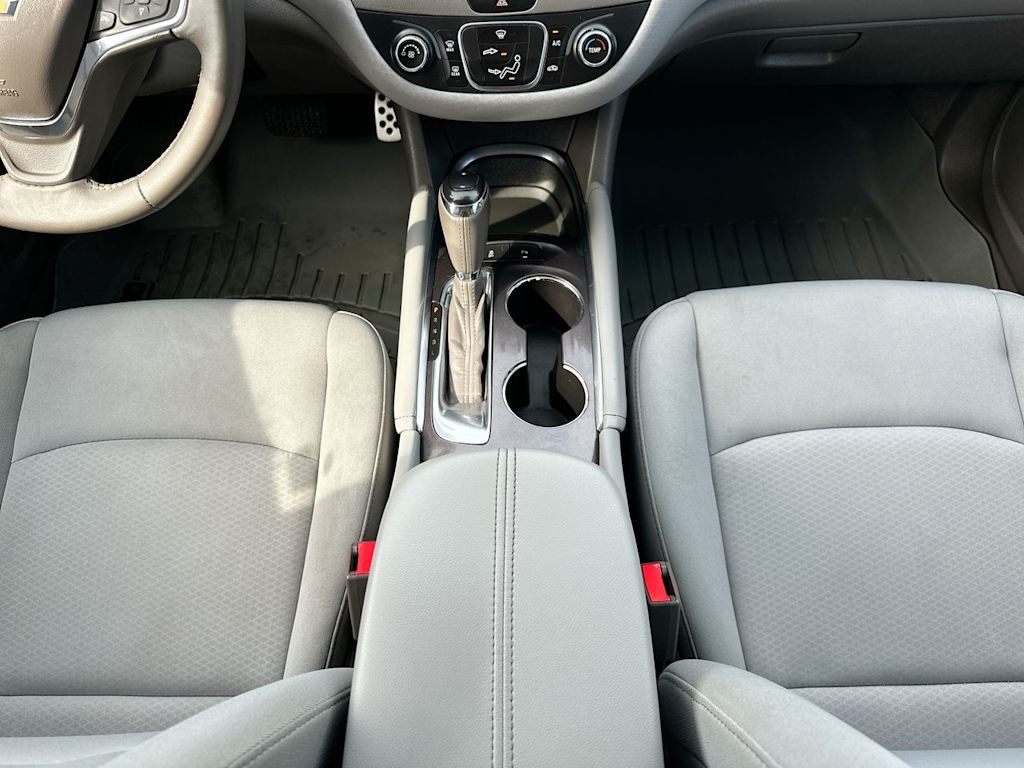 Thumbnail: 2016 Chevrolet Malibu - 14
