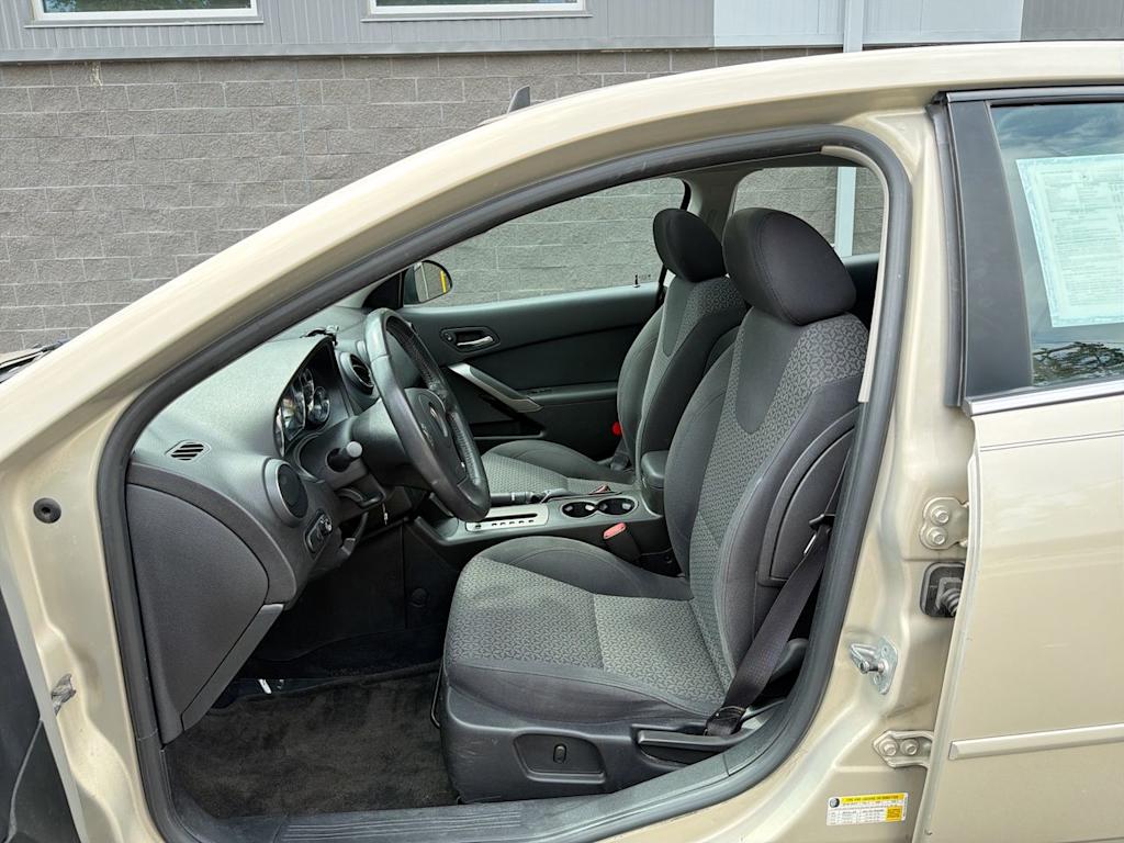 Thumbnail: 2009 Pontiac G6 - 10