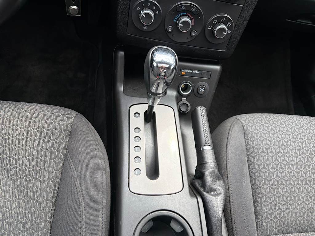 Thumbnail: 2009 Pontiac G6 - 34