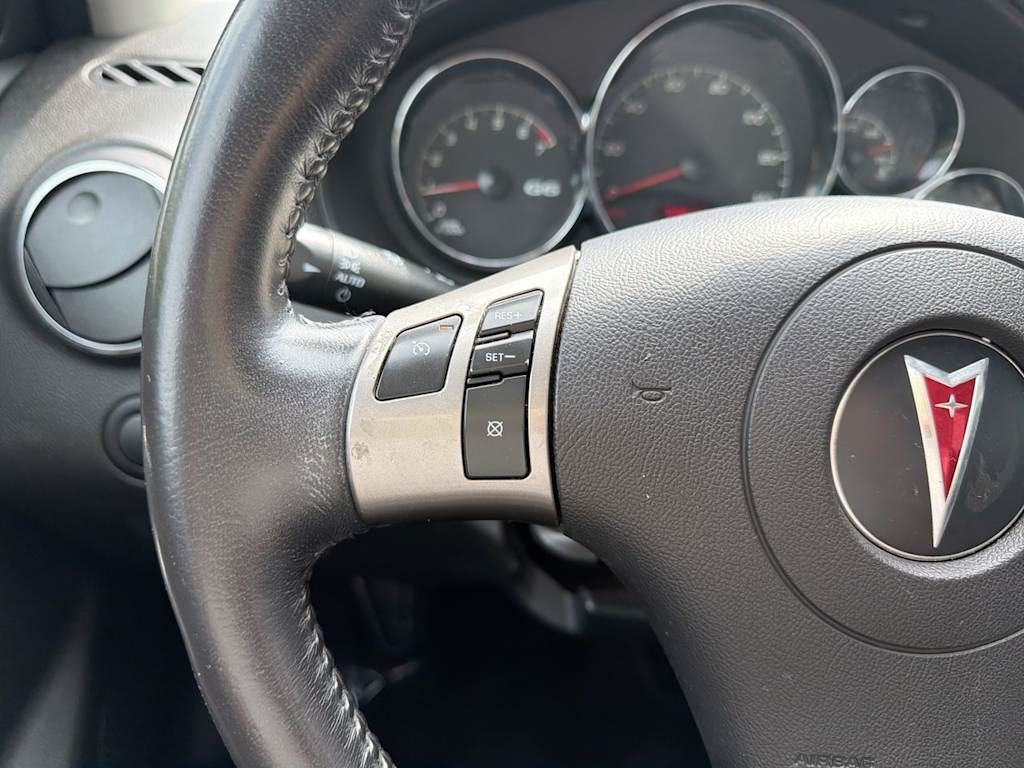 Thumbnail: 2009 Pontiac G6 - 31