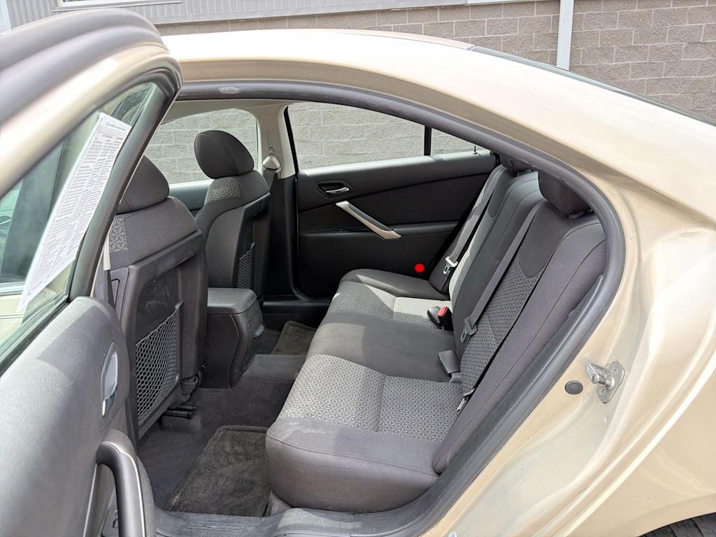 Thumbnail: 2009 Pontiac G6 - 29