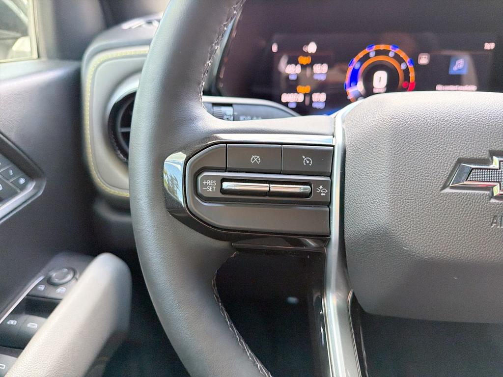 Thumbnail: 2025 Chevrolet Colorado - 32