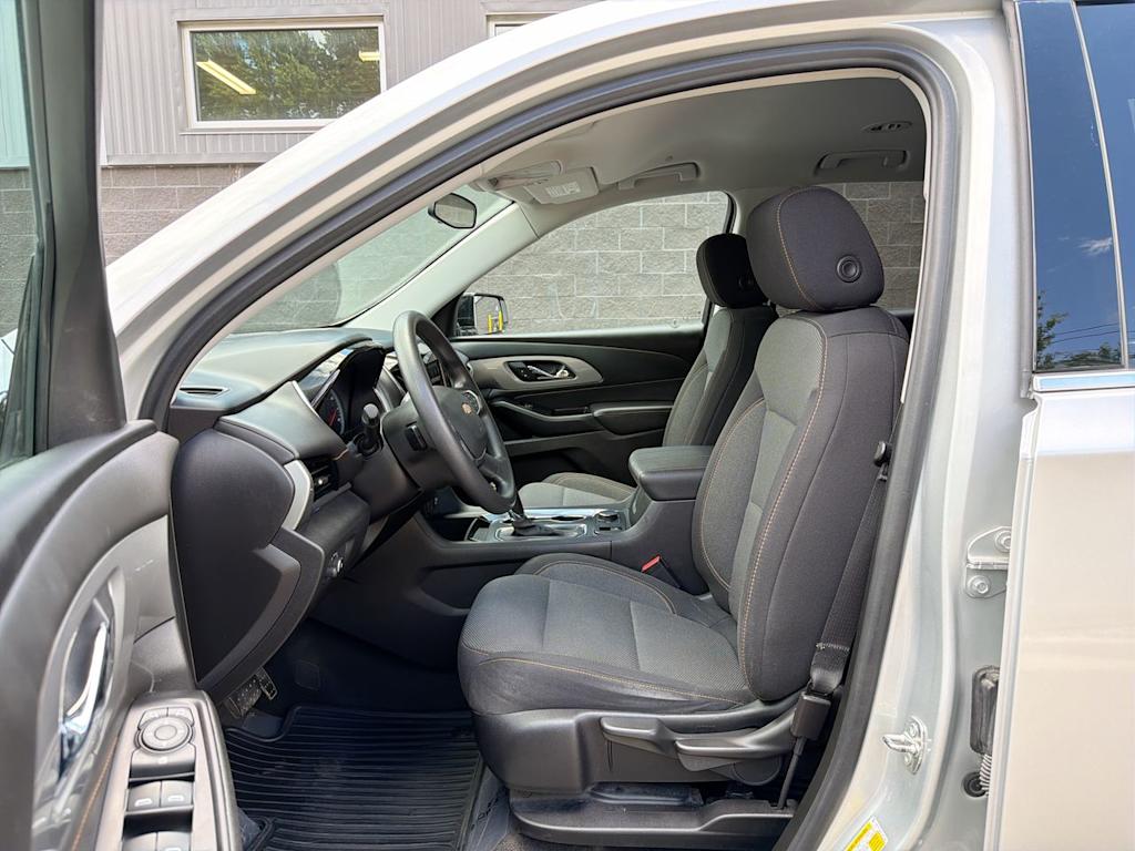 Thumbnail: 2020 Chevrolet Traverse - 10