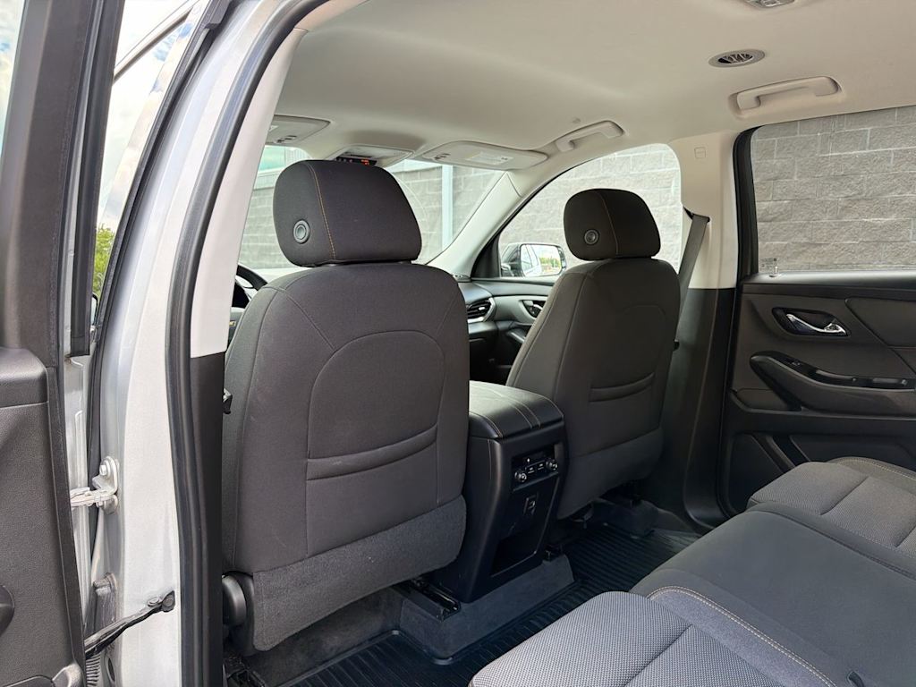 Thumbnail: 2020 Chevrolet Traverse - 12